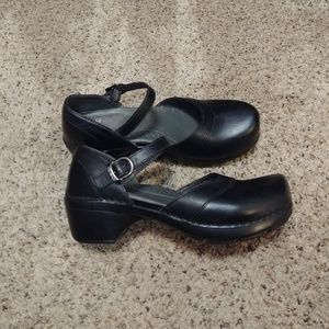 Dansko Sam closed toe sandal- Size EU38 / US8